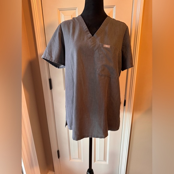 Figs Graphite Gray Catarina One Pocket Short Sleeve Women's Scrub Top - Picture 9 of 10